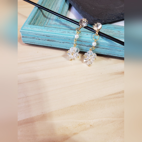 Clear White Fashion Dangle Earrings Handmade - Picture 3 of 5